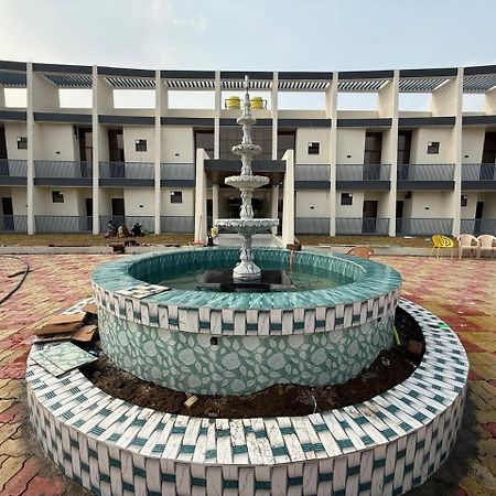 Hotel Madhuban Aurangābād Extérieur photo