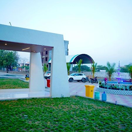 Hotel Madhuban Aurangābād Extérieur photo