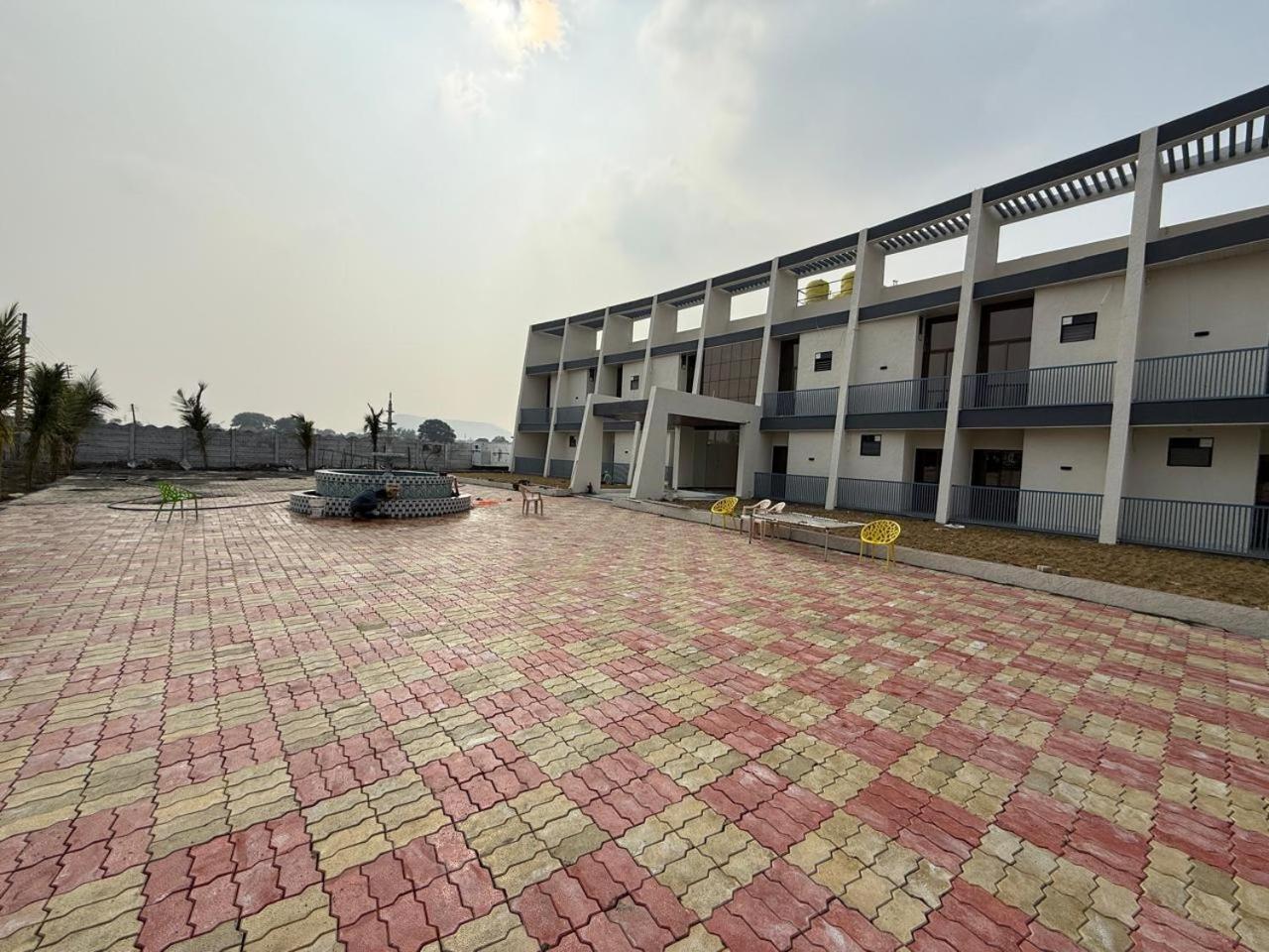 Hotel Madhuban Aurangābād Extérieur photo