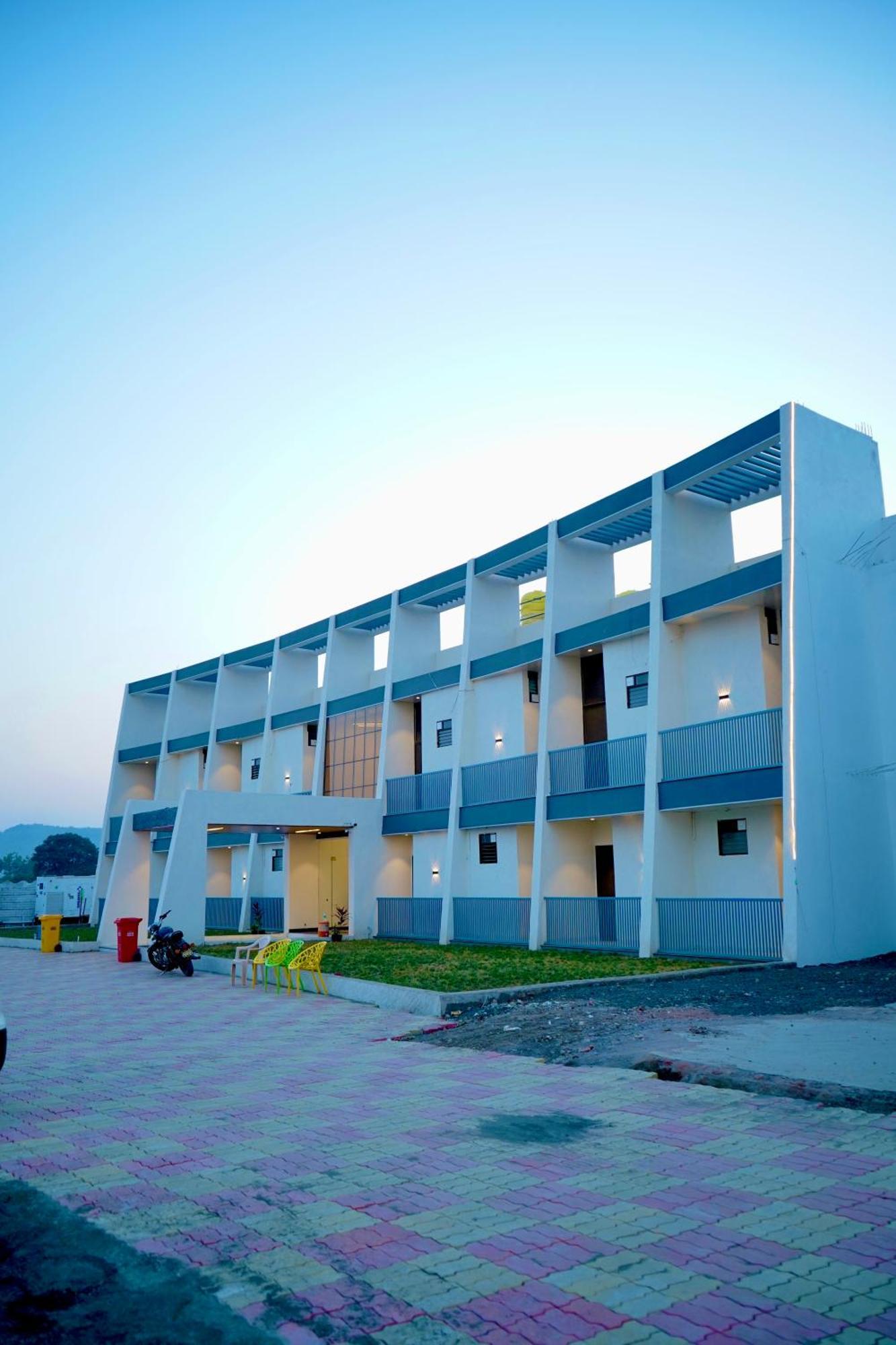 Hotel Madhuban Aurangābād Extérieur photo